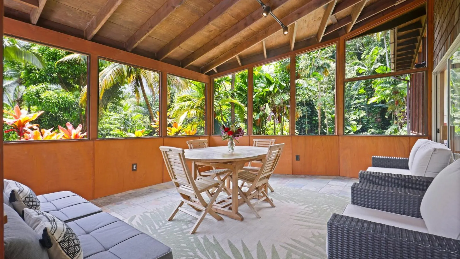 Waipio Valley Botanical Garden With Waterfall & Beach Access! Ferienhaus